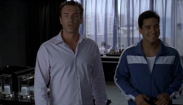 Charmed-Online-dot-NL-NipTuck4x12-1282.jpg
