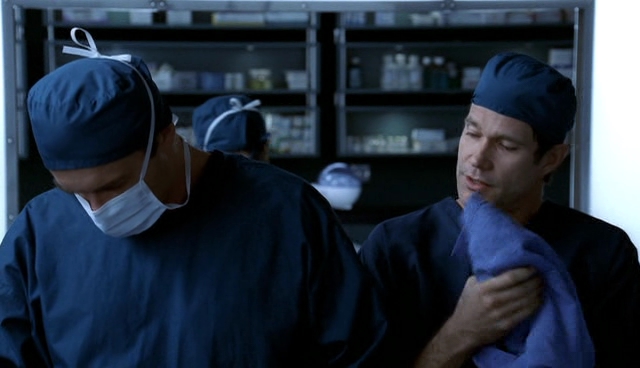 Charmed-Online-dot-NL-NipTuck4x14-0272.jpg