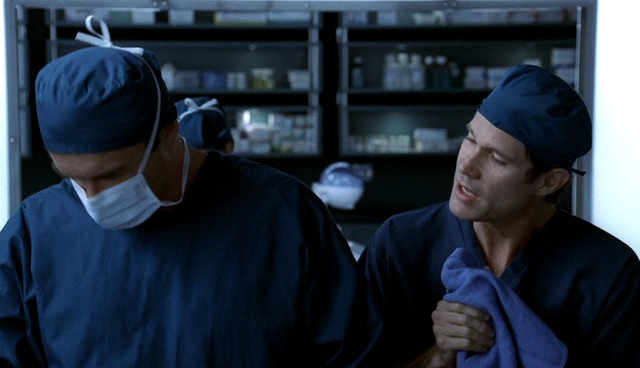 Charmed-Online-dot-NL-NipTuck4x14-0273.jpg