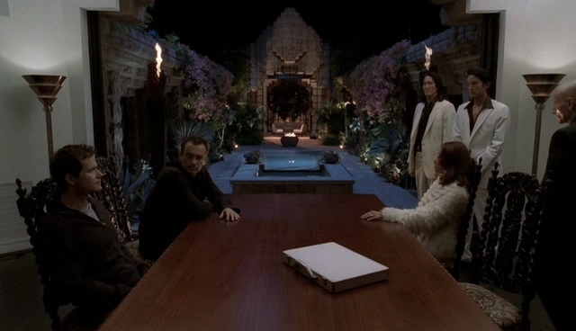 Charmed-Online-dot-NL-NipTuck4x15-0543.jpg