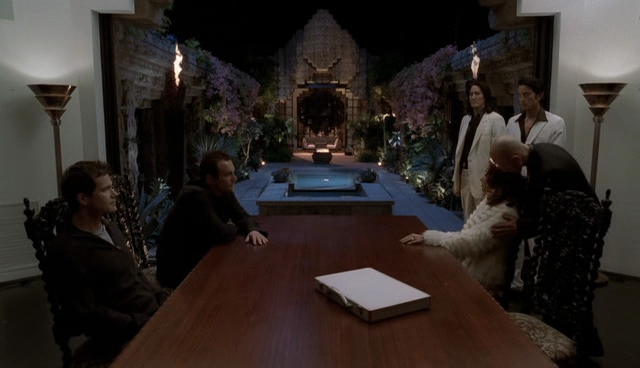 Charmed-Online-dot-NL-NipTuck4x15-0544.jpg
