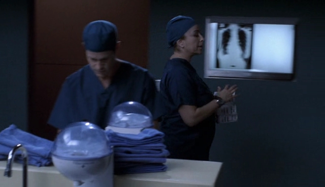 Charmed-Online-dot-NL-NipTuck4x15-1310.jpg