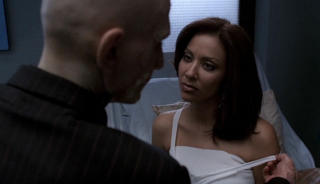 Charmed-Online-dot-NL-NipTuck4x15-2084.jpg Charmed-Online-dot-NL-NipTuck4x15-2084.jpg