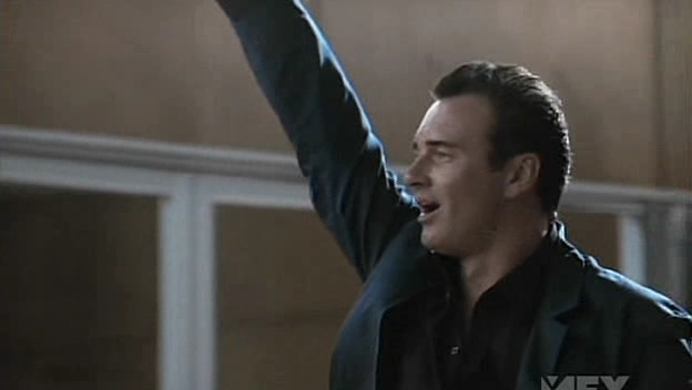 Charmed-Online-dot-NL-NipTuck5x01-0122.jpg