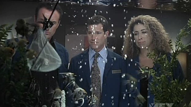 Charmed-Online-dot-NL-NipTuck5x01-0194.jpg