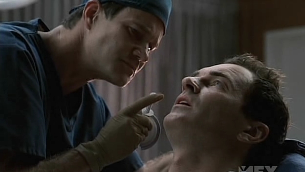 Charmed-Online-dot-NL-NipTuck5x01-1995.jpg