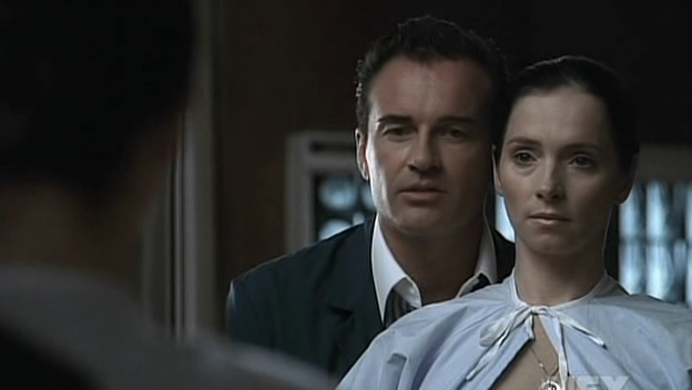 Charmed-Online-dot-NL-NipTuck5x04-1215.jpg