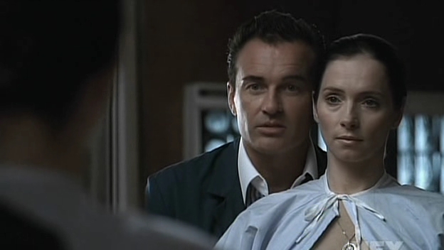 Charmed-Online-dot-NL-NipTuck5x04-1217.jpg