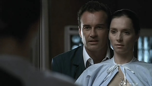 Charmed-Online-dot-NL-NipTuck5x04-1225.jpg