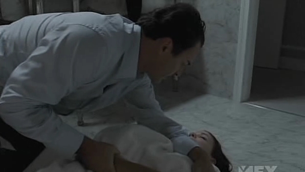 Charmed-Online-dot-NL-NipTuck5x04-1984.jpg
