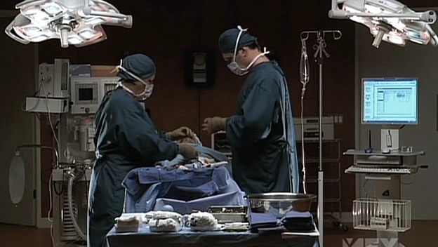 Charmed-Online-dot-NL-NipTuck5x05-0666.jpg