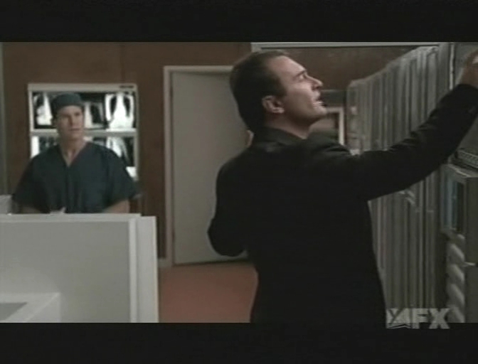 Charmed-Online-dot-NL-NipTuck5x06-0044.jpg