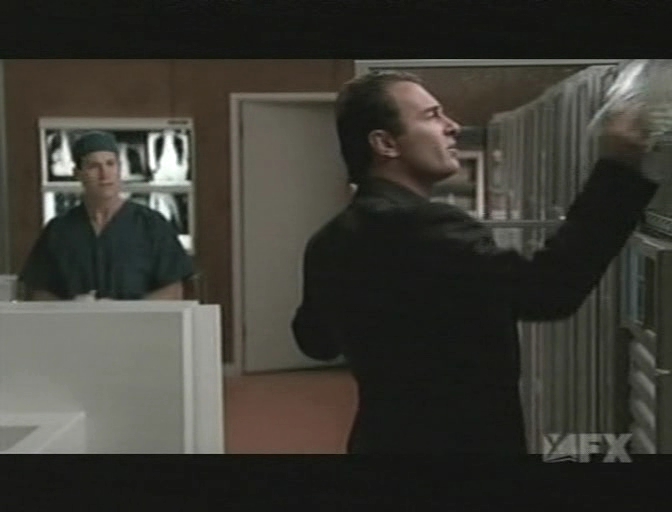 Charmed-Online-dot-NL-NipTuck5x06-0045.jpg