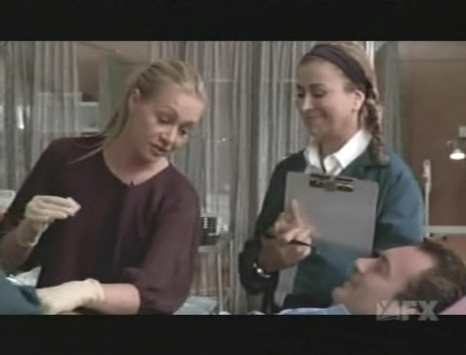 Charmed-Online-dot-NL-NipTuck5x06-0621.jpg