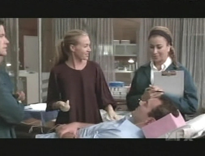 Charmed-Online-dot-NL-NipTuck5x06-0655.jpg
