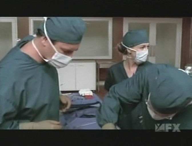 Charmed-Online-dot-NL-NipTuck5x06-0833.jpg