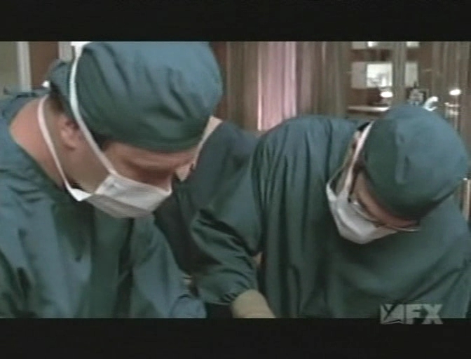 Charmed-Online-dot-NL-NipTuck5x06-0857.jpg