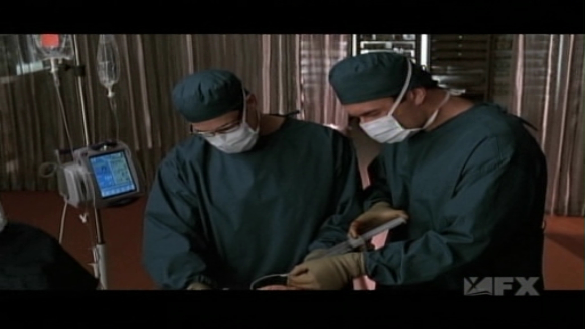 Charmed-Online-dot-NL-NipTuck5x09-2432.jpg