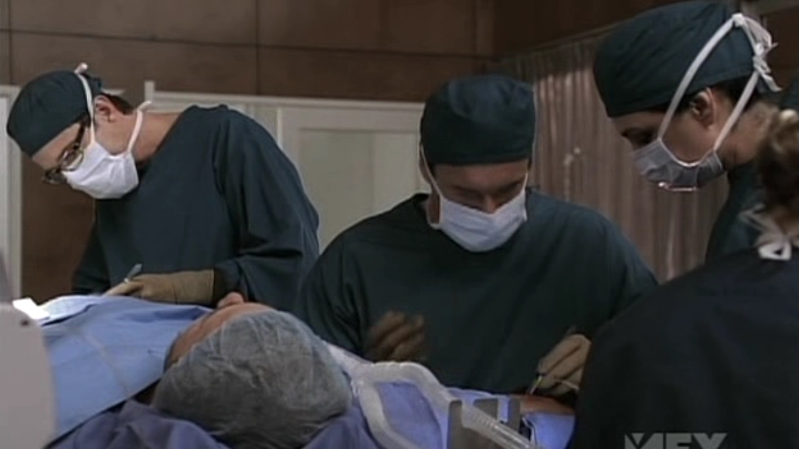 Charmed-Online-dot-NL-NipTuck5x11-0345.jpg