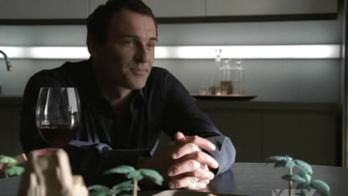 Charmed-Online-dot-NL-NipTuck5x11-0711.jpg
