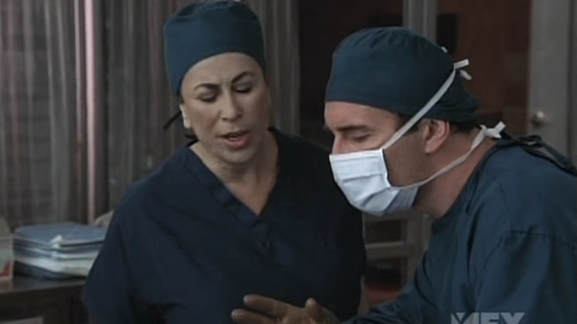 Charmed-Online-dot-NL-NipTuck5x12-1595.jpg