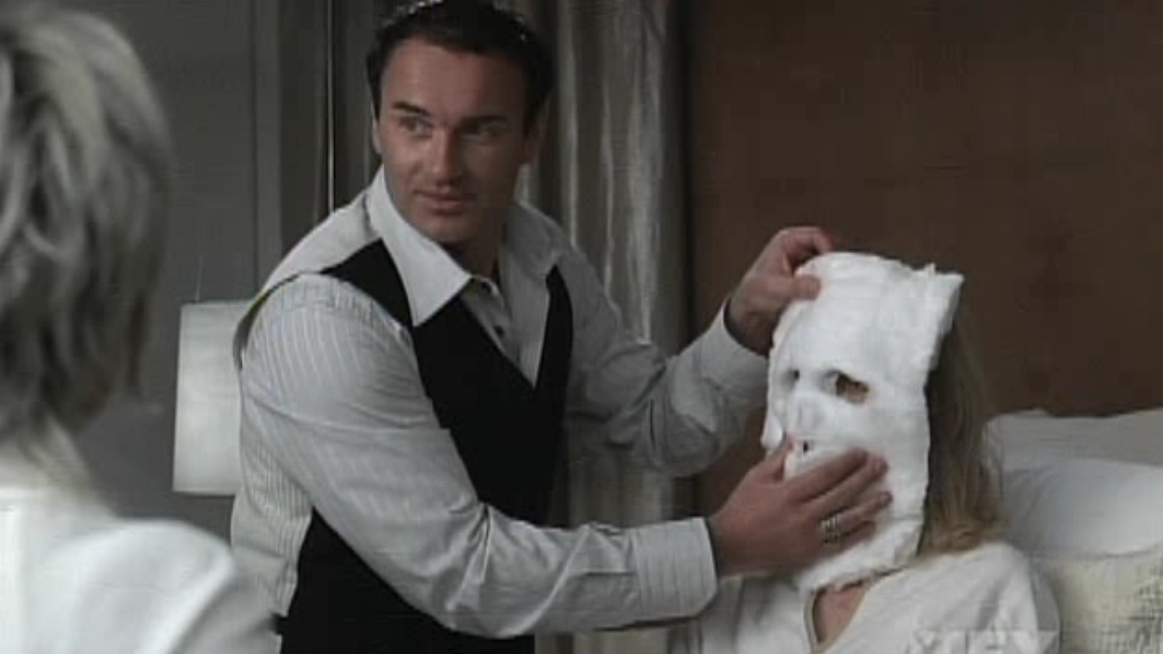 Charmed-Online-dot-NL-NipTuck5x12-1993.jpg