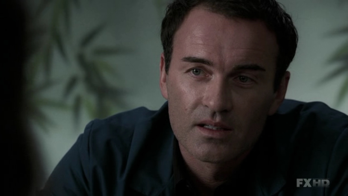 Charmed-Online-dot-NL-NipTuck5x13-0107.jpg