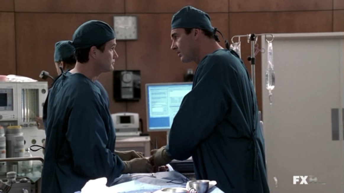 Charmed-Online-dot-NL-NipTuck5x13-0272.jpg