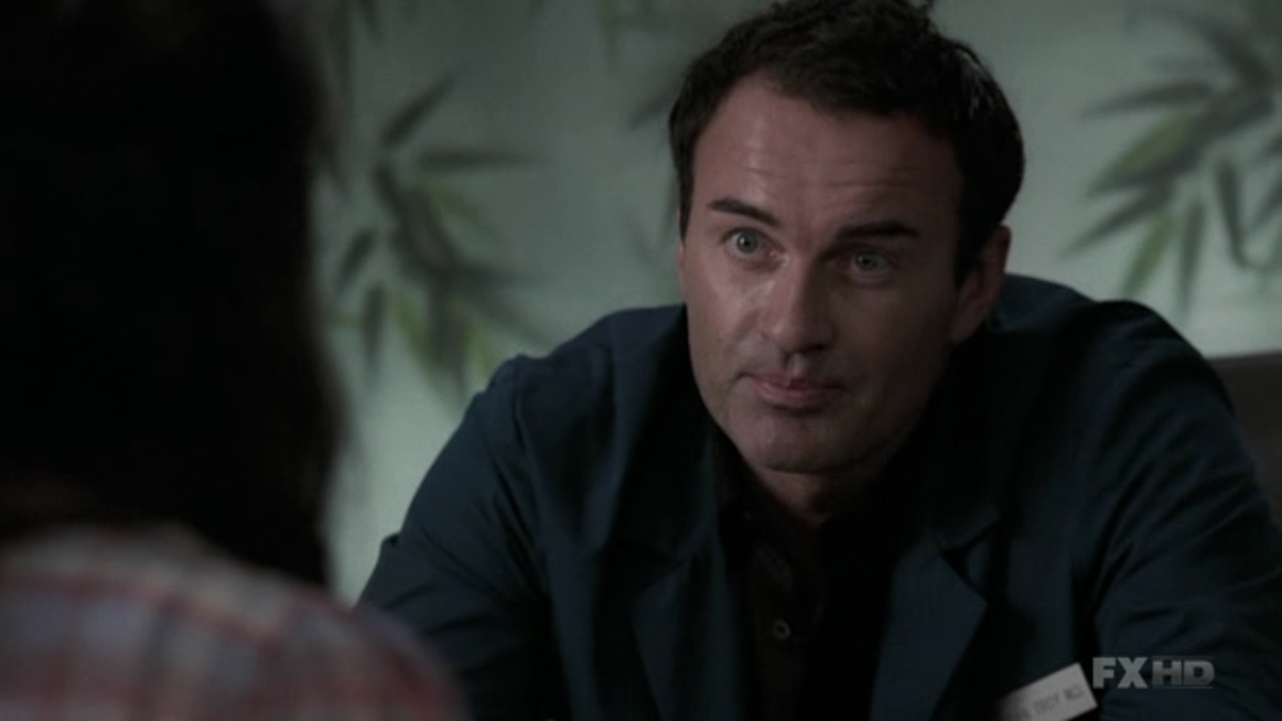 Charmed-Online-dot-NL-NipTuck5x13-0385.jpg