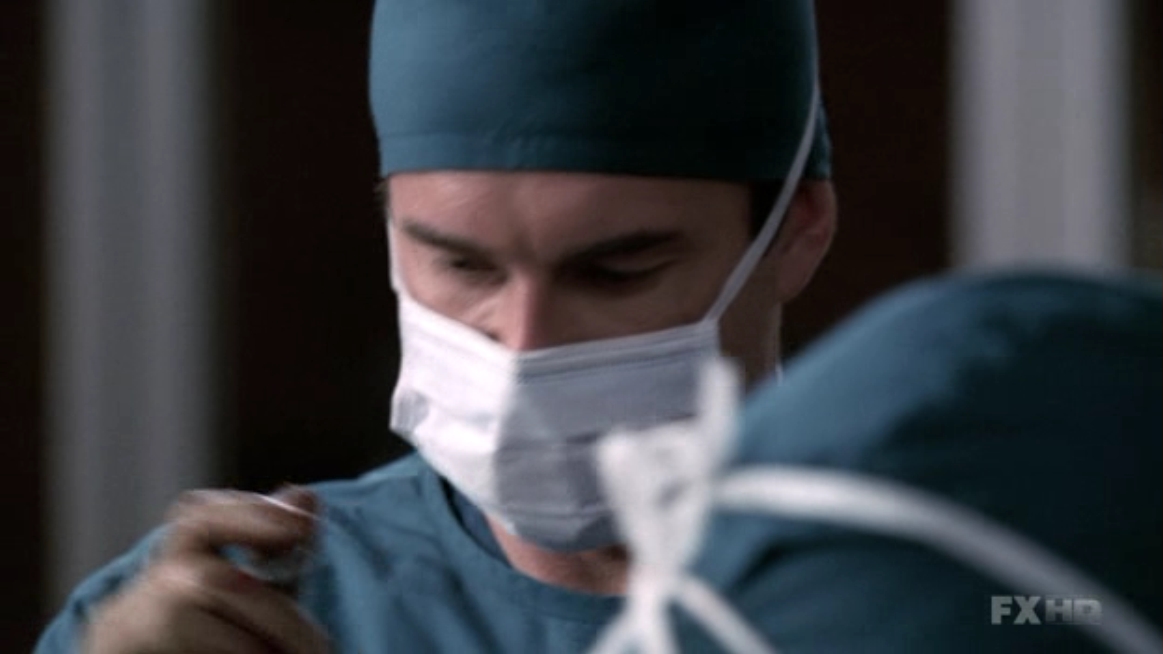Charmed-Online-dot-NL-NipTuck5x14-0164.jpg