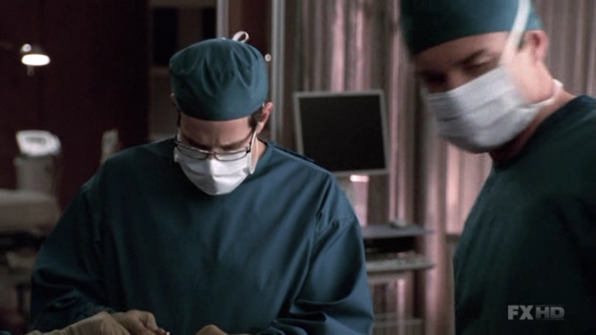 Charmed-Online-dot-NL-NipTuck5x14-0228.jpg