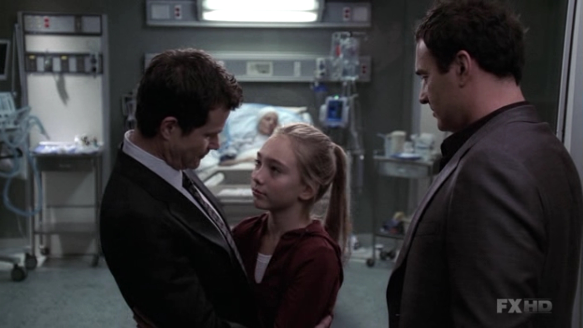 Charmed-Online-dot-NL-NipTuck5x14-1896.jpg