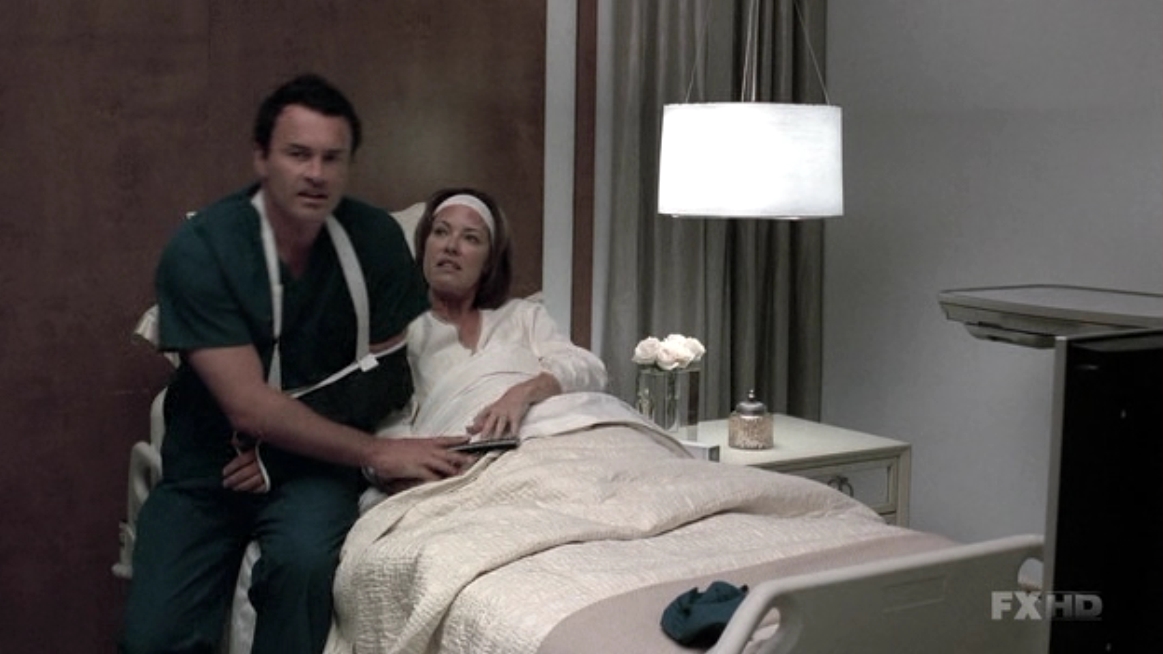 Charmed-Online-dot-NL-NipTuck5x15-0520.jpg