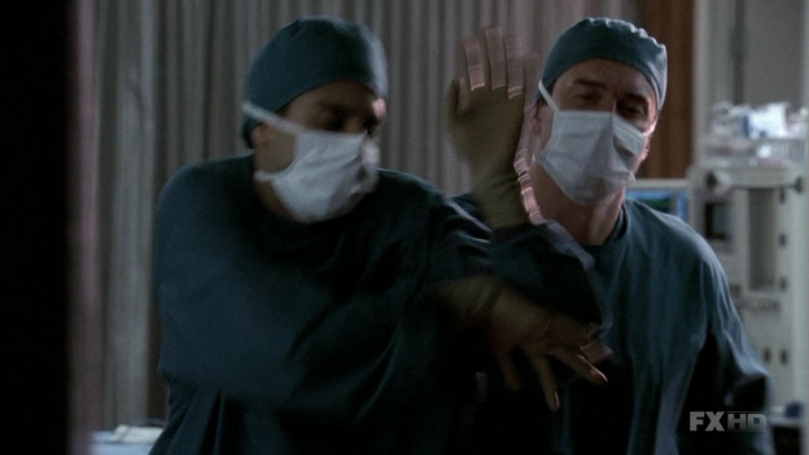 Charmed-Online-dot-NL-NipTuck5x15-1297.jpg