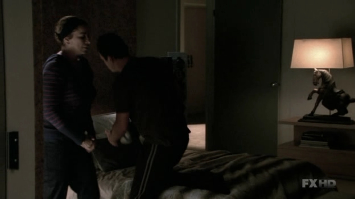 Charmed-Online-dot-NL-NipTuck5x16-0289.jpg