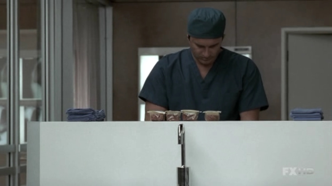 Charmed-Online-dot-NL-NipTuck5x16-0429.jpg