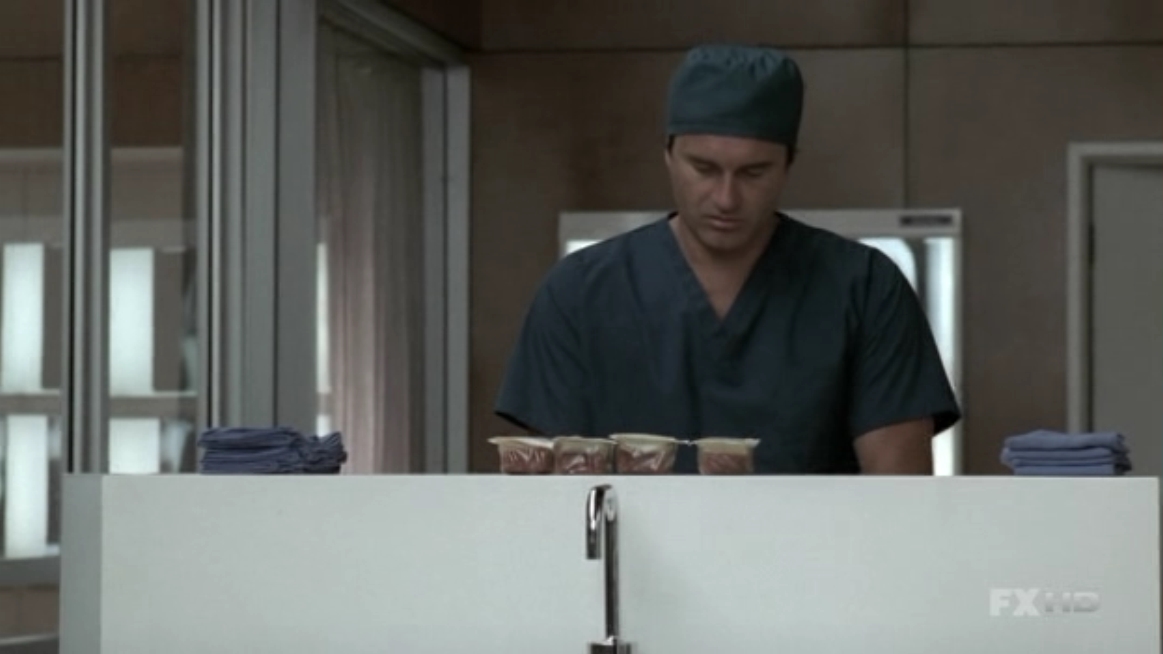 Charmed-Online-dot-NL-NipTuck5x16-0433.jpg