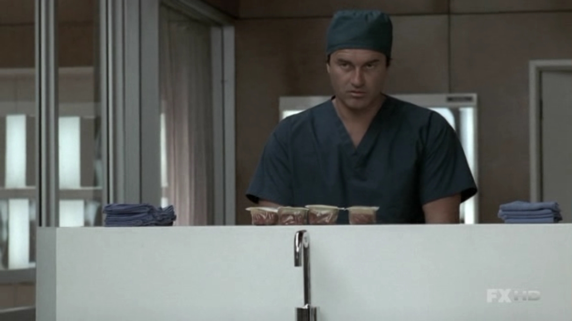 Charmed-Online-dot-NL-NipTuck5x16-0434.jpg