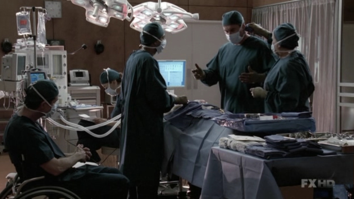 Charmed-Online-dot-NL-NipTuck5x16-0545.jpg