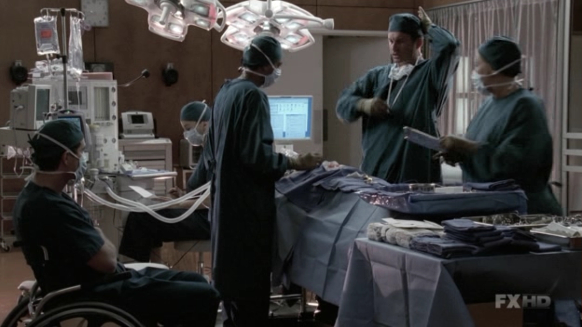 Charmed-Online-dot-NL-NipTuck5x16-0554.jpg