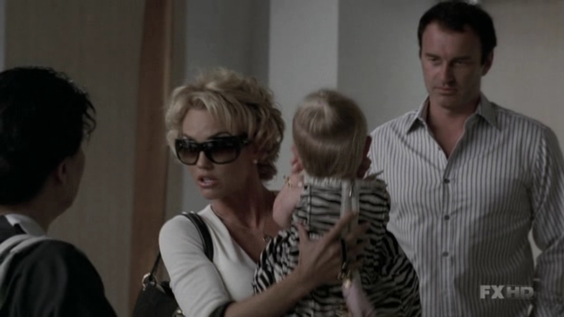 Charmed-Online-dot-NL-NipTuck5x16-0622.jpg