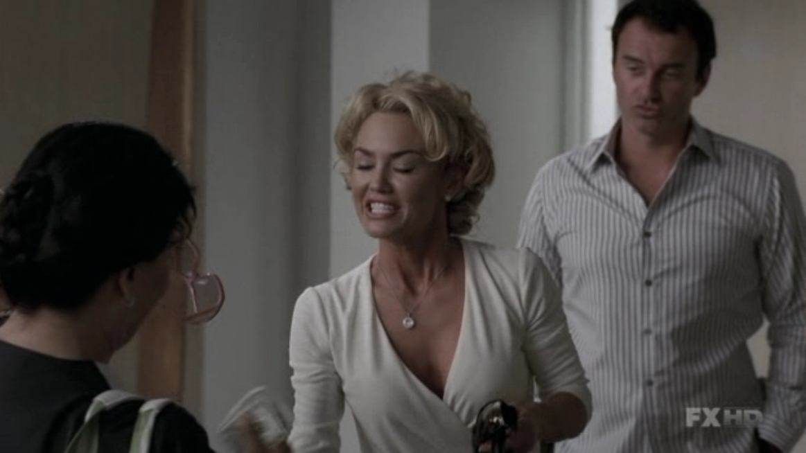 Charmed-Online-dot-NL-NipTuck5x16-0637.jpg