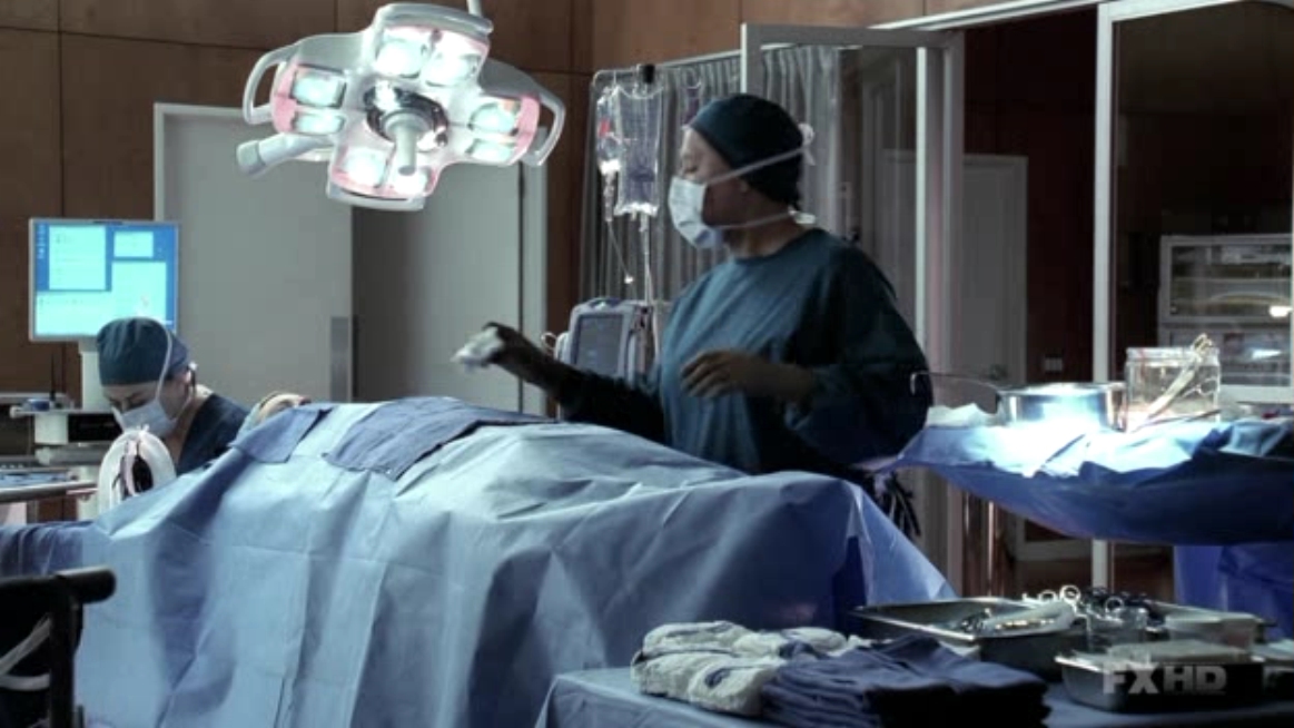 Charmed-Online-dot-NL-NipTuck5x17-1076.jpg