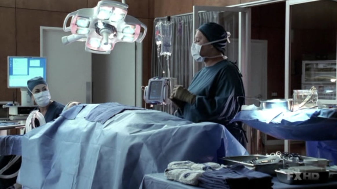 Charmed-Online-dot-NL-NipTuck5x17-1081.jpg