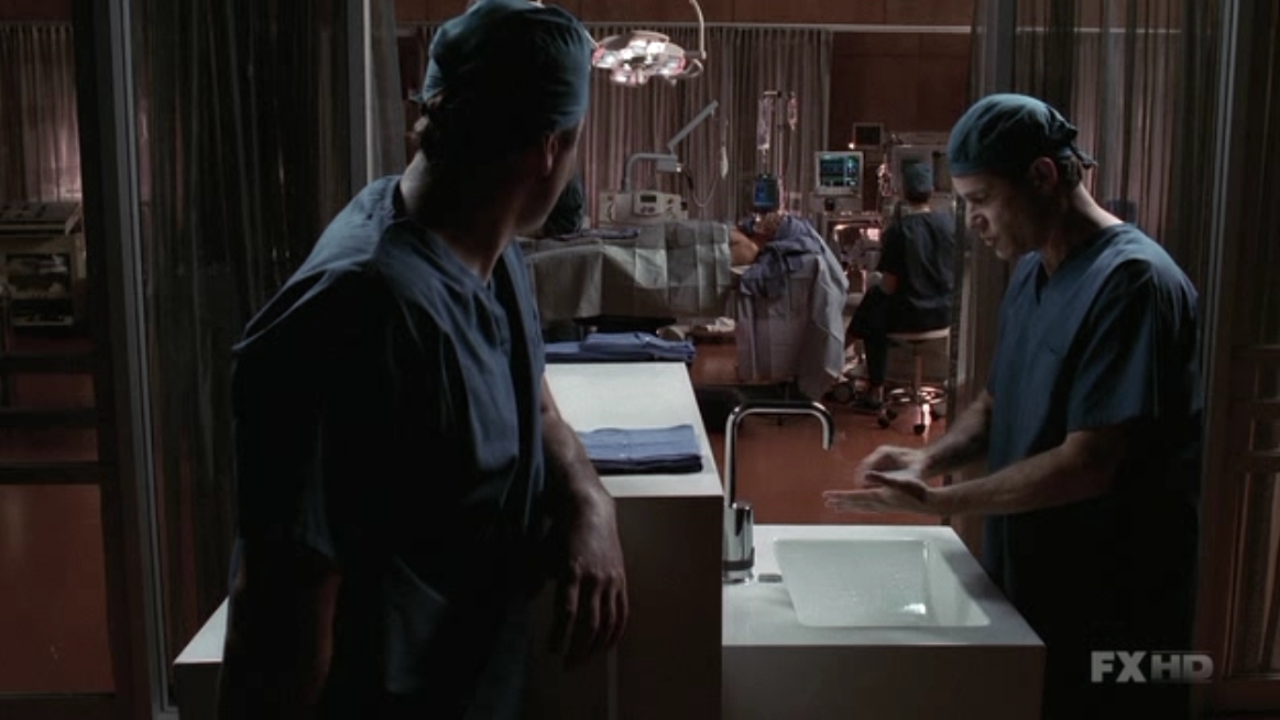 Charmed-Online-dot-NL-NipTuck5x19-1542.jpg