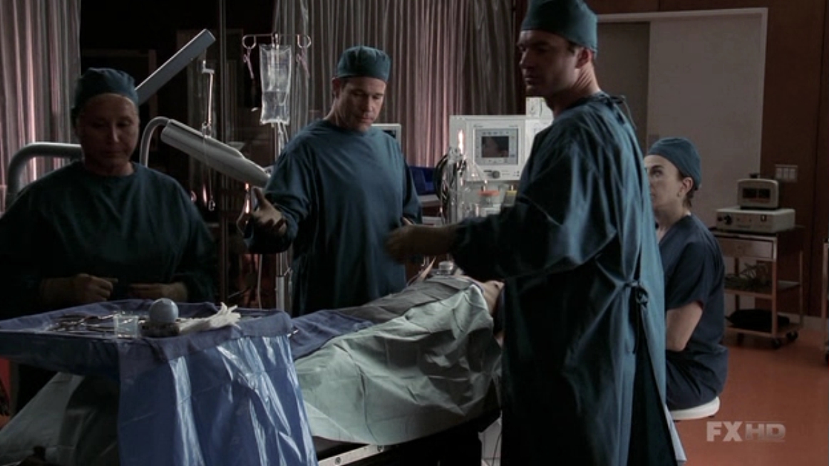 Charmed-Online-dot-NL-NipTuck5x19-1654.jpg