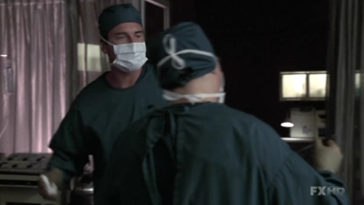 Charmed-Online-dot-NL-NipTuck5x21-0650.jpg