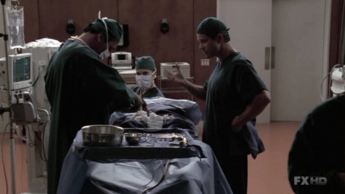 Charmed-Online-dot-NL-NipTuck5x21-0676.jpg