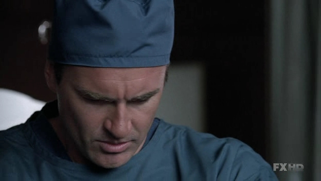 Charmed-Online-dot-NL-NipTuck6x01-2306.jpg