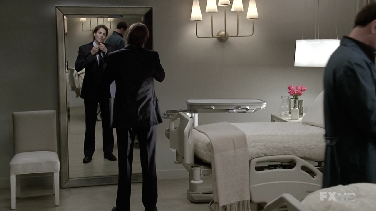 Charmed-Online-dot-NL-NipTuck6x06-2323.jpg